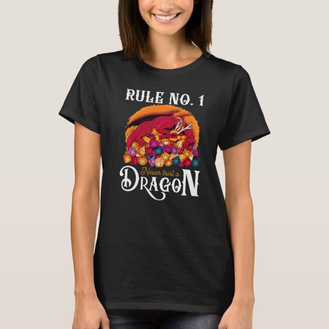 Camiseta Dungeon Dice Shirt Never Trust A Dragon RPG Gamers (Frente)