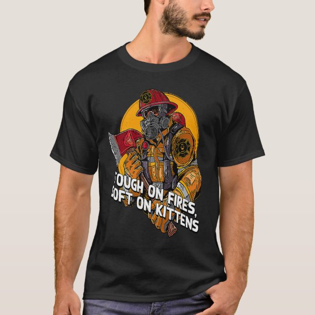 Camiseta Duro em Incêndios em Gatinhos Bombeiros (Frente)