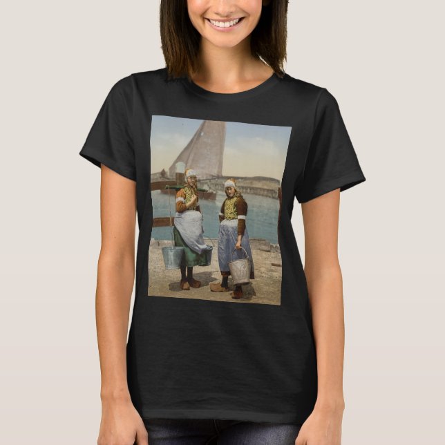 Camiseta Dutch Girls from Marken Island (c. 1900) (Frente)
