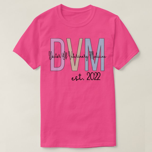Camiseta DVM 2022 Doctor of Veterinary Medicine Graduation  (Frente do Design)