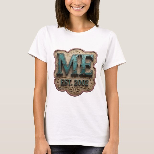 Camiseta Dynamic Gold ME ESTABELECIDO 2002 Slogan Design (Frente)