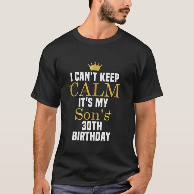 Camiseta É a celebração do meu filho aniversário de 30 anos (Frente)