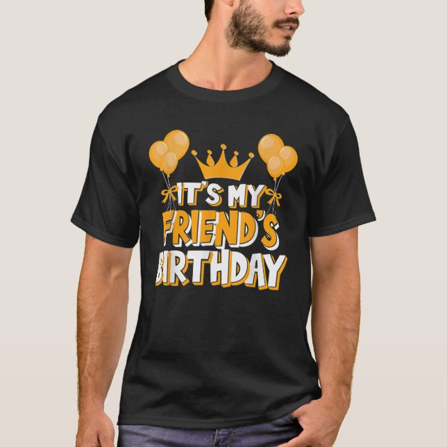 Camiseta É a Matriz Familiar de Celebração de Aniversário d (Frente)