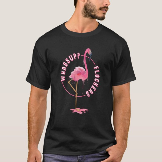 Camiseta E aí Flockers Flamingo Pássaro Nerd Qual é Floc (Frente)
