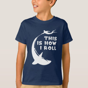 Camiseta É Assim Que Eu Rolo - Mergulho Scuba Com Tubarão