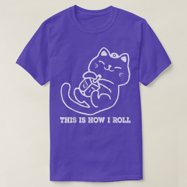 Camiseta É Assim Que Eu Rolo O Jogo Dreidel Engraçado Gato  (Frente do Design)