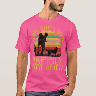 Camiseta E Ela Viveu Feliz Depois De Acampar De Caminho