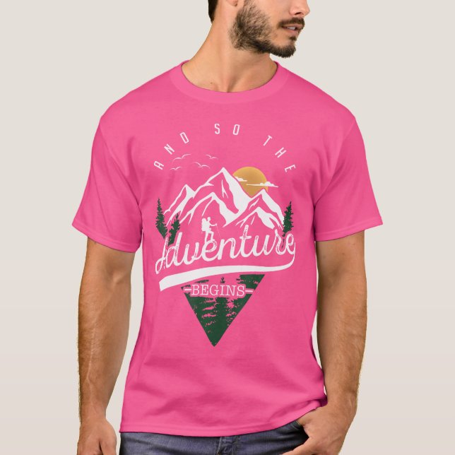Camiseta E Então A Aventura Começa A Aventura Acampar Hiki (Frente)