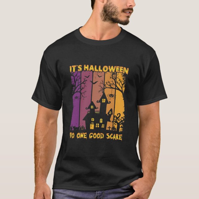Camiseta É Halloween para um bom susto (Frente)