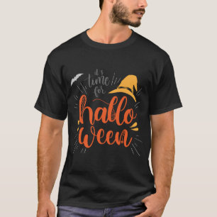 Camiseta "É hora do Dia das Bruxas" Chapéu de Bruxa