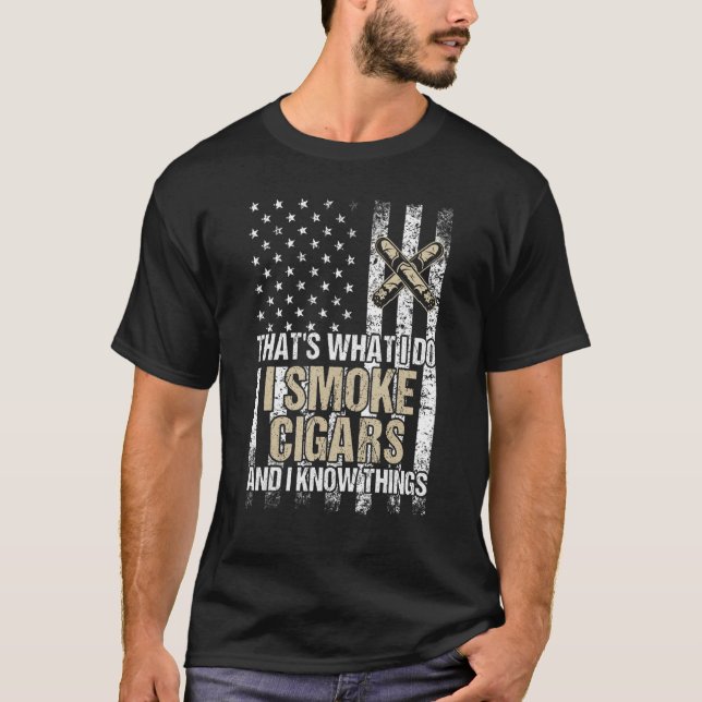 Camiseta É isso que eu faço eu fumo cigarros e sei coisas (Frente)