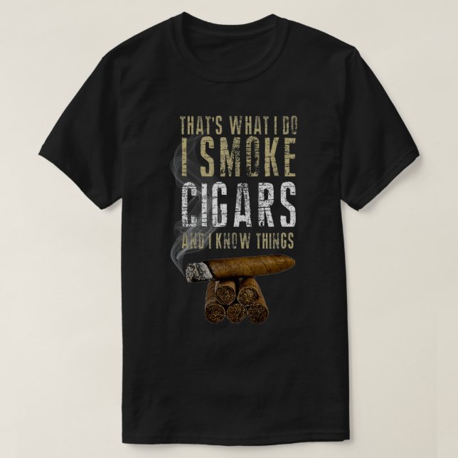 Camiseta É isso que eu faço eu fumo cigarros e sei coisas (Frente do Design)