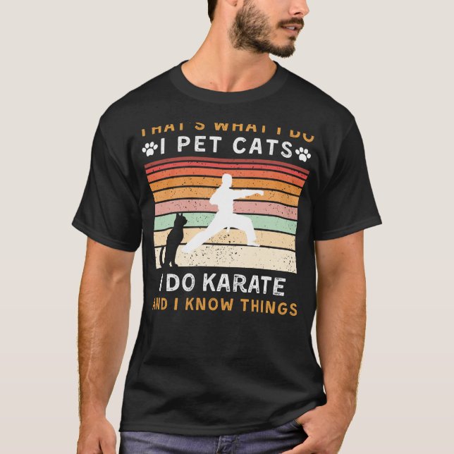 Camiseta É isso  que eu faço, eu pinto gatos e faço Karate (Frente)