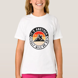 Camiseta É Mais Meia Milha Ou Algo Assim – Citação Divertid