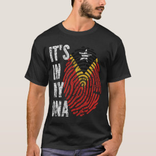 Camiseta É NO MEU DNA... Homens da bandeira do Timor Leste.