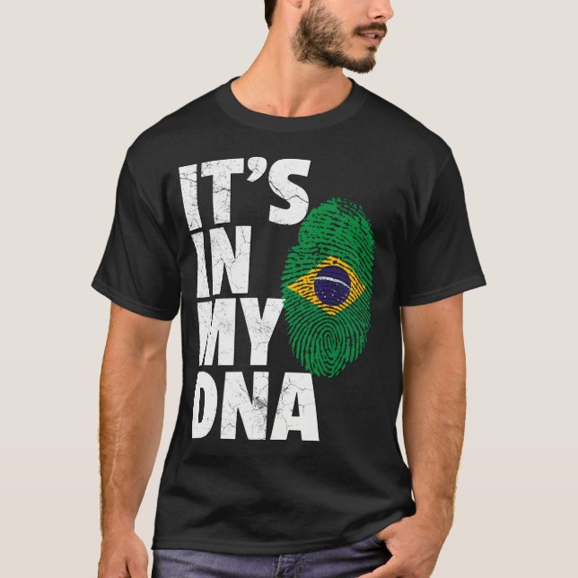 Camiseta É no meu orgulho brasileiro de bandeiras do Dna Br (Frente)