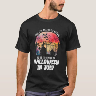 Camiseta É Normal Pensar No Dia Das Bruxas Em Julho
