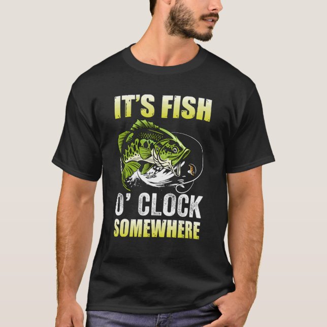 Camiseta É o Fish O'clock em algum lugar pescando (Frente)