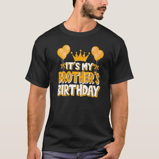Camiseta É o Matriz Familiar de Celebração de Aniversário d (Frente)