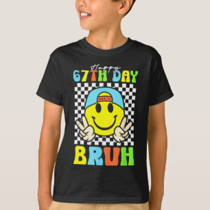 Camiseta É o Meu 67º Dia de Aula Bruh Seis Sete Menino do M