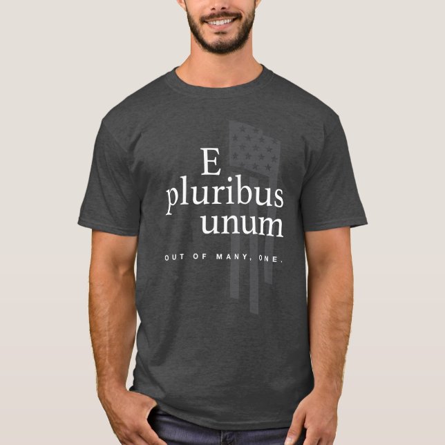 Camiseta E Plug- ribus Unum T-shirt (Frente)