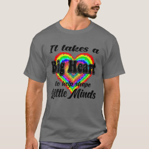 Camiseta É Preciso Um Coração Grande Para Ajudar A Formar M