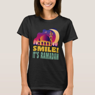 Camiseta É Ramadão, irmão. Sorria. Mês de jejum muçulmano R