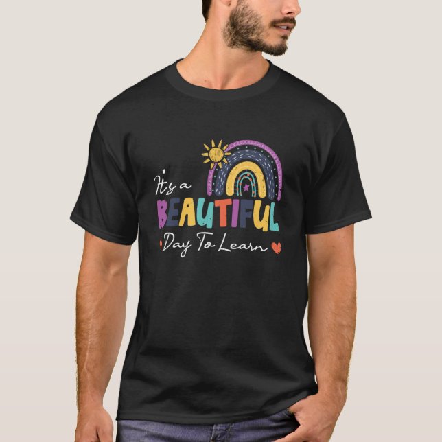 Camiseta É Um Belo Dia Para Aprender Cute Rainbow Bohoeache (Frente)