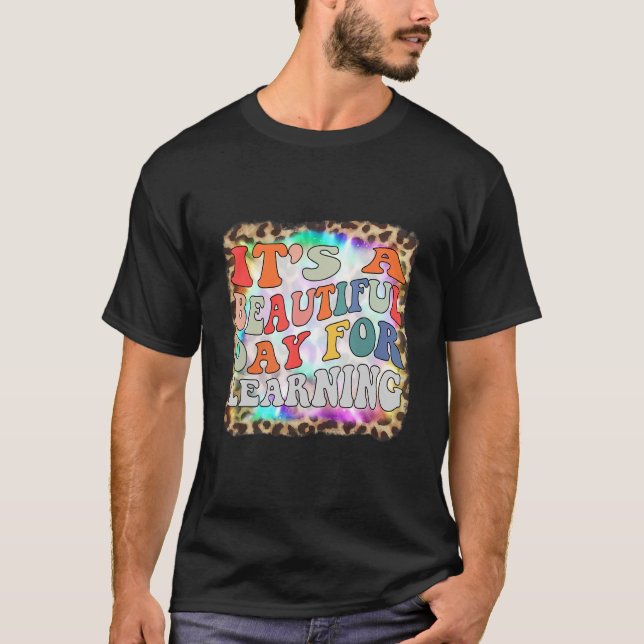 Camiseta É um belo dia para aprender estudantes de volta a  (Frente)