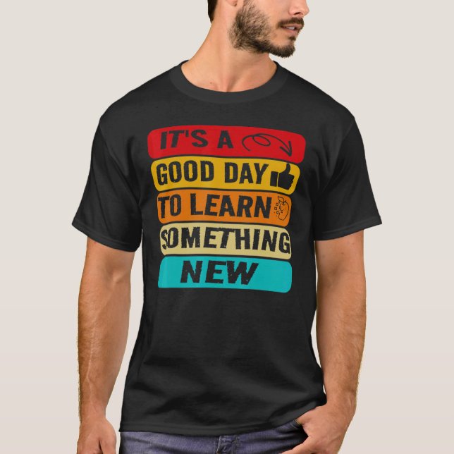 Camiseta É um bom dia para aprender algo novo Retro Groo (Frente)