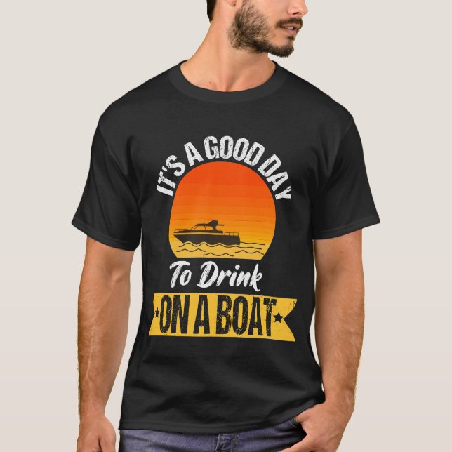 Camiseta É um bom dia para beber num barco a 4 de julho (Frente)