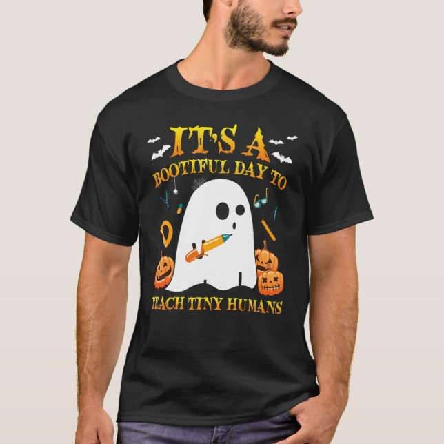 Camiseta É Um Dia Bootipado para Ensinar Fantasmas Pequenos (Frente)