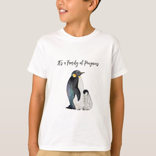 Camiseta É uma família de pinguins desenhando aquarela (Frente)