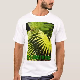 Camiseta É uma selva dentro aqui! Feche acima das frondas