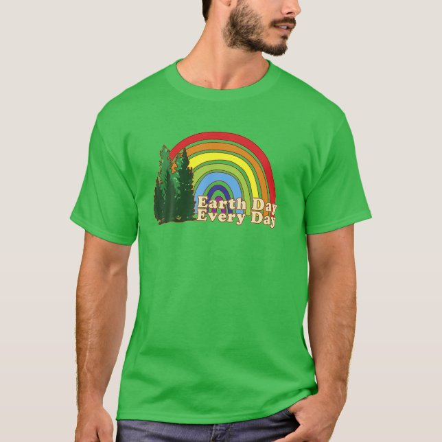 Camiseta Earth Day Everyday Rainbow Pine Tree Design (Frente)