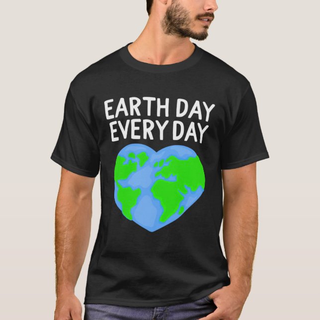 Camiseta Earth Day Everyday Rainbow Pine Tree Nature Green  (Frente)