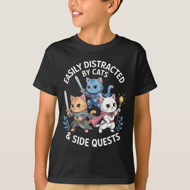 Camiseta Easily Distracted By Cats &amp; Side Quests Funny  (Frente)