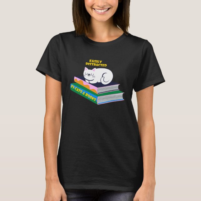 Camiseta Easily Distracted By Cats And Books  Cat & Book (Frente)