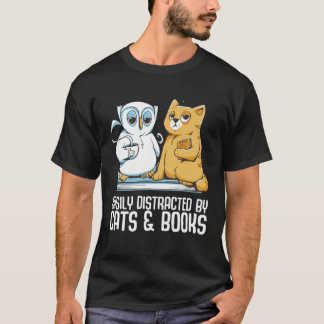 Camiseta Easily distracted by cats books