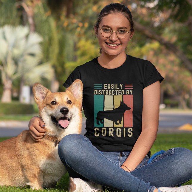 Camiseta Easily Distracted by Corgis Funny Corgi Lovers (Criador carregado)