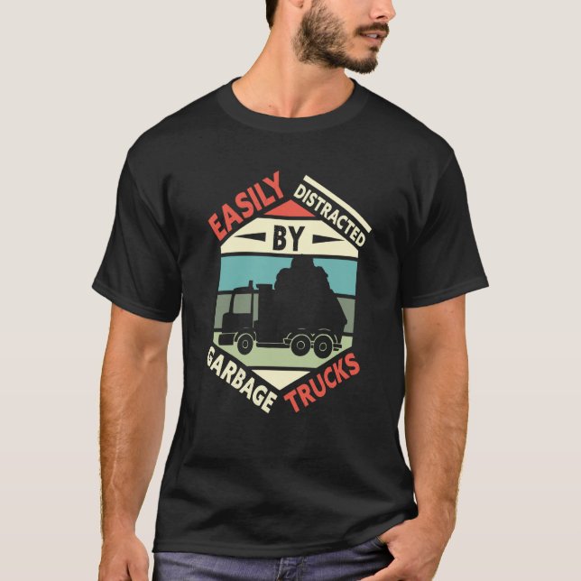Camiseta Easily Distracted by Garbage Trucks Trash Collecto (Frente)