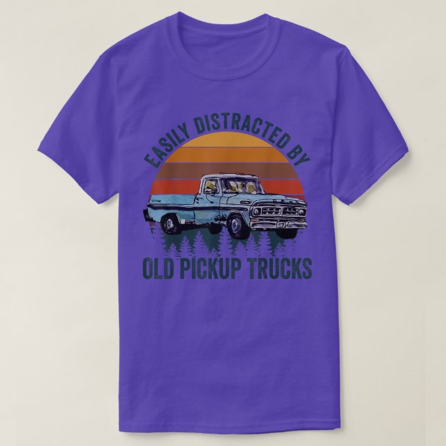 Camiseta Easily Distracted By Old Pickup Trucks Funny Truck (Frente do Design)