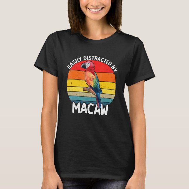 Camiseta Easily Distracted By Scarlet Macaw Colourful Parro (Frente)