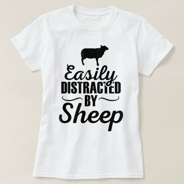 Camiseta Easily Distracted by Sheep Funny Design (Frente do Design)