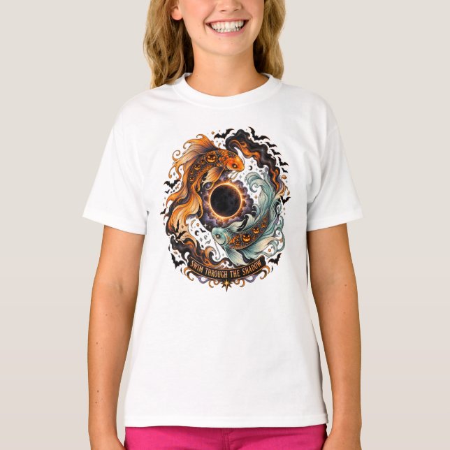 Camiseta Eclipse de Halloween do Koi de Abóbora (Frente)
