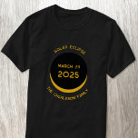 Camiseta Eclipse Solar 2025 Personalizado<br><div class="desc">Celebre o Eclipse Solar em 29 de março de 2025 com esta camiseta personalizada. Altere o nome da família e qualquer texto a ser personalizado.</div>