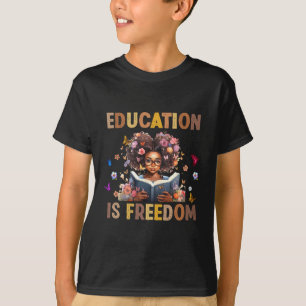 Camiseta Educação é Liberdade Menina Negra Livros Histórico