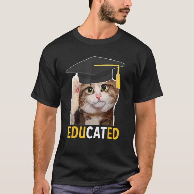 Camiseta Educated Cat Graduation Cap Senior Funny Graduatio (Frente)