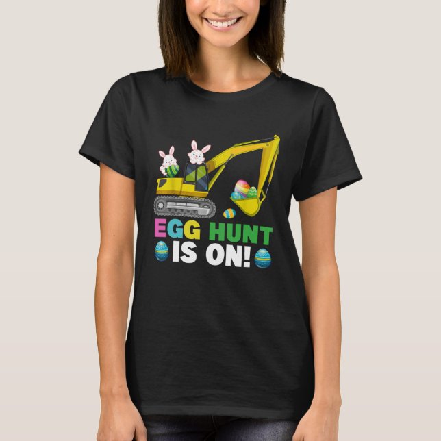 Camiseta Egg Hunt Is On Excavator Easter Bunny Eggs Boys Ki (Frente)