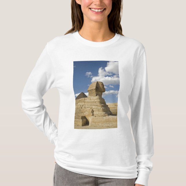 Camiseta Egito, Gizé. A grande Esfinge ergue-se acima do (Frente)